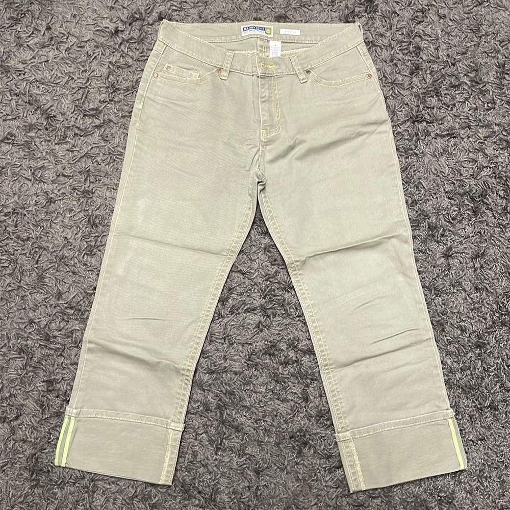 Old Navy Green Low Rise Capris